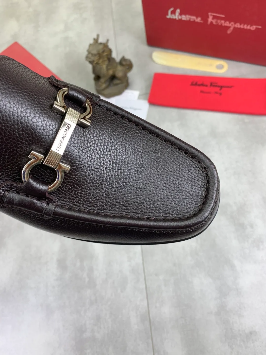 Men's Men's Shoes 💰P540💰[New Style] Water-dyed Niuli 🆘[Salvatore Ferragamo] Ferragamo's latest casual business leather shoes for men! Available at counters simultaneously! The fabric is made of specially imported original calfskin, the lining is made of imported water-dyed cowhide, and the original combination outsole is absolutely luxurious and leads the fashion trend. Matching code: 39-44 (38 45 customized) black optional